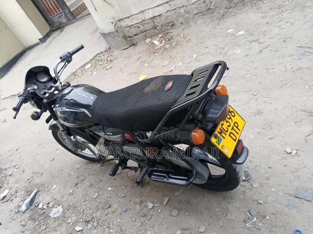 Bajaj Boxer 125 2025 Black