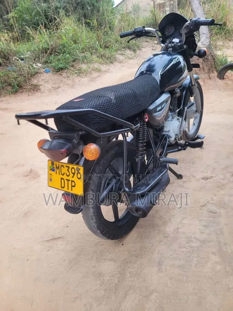Bajaj Boxer 125 2025 Black