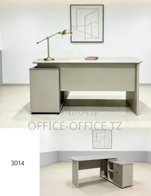 Executive Table (Lucky)