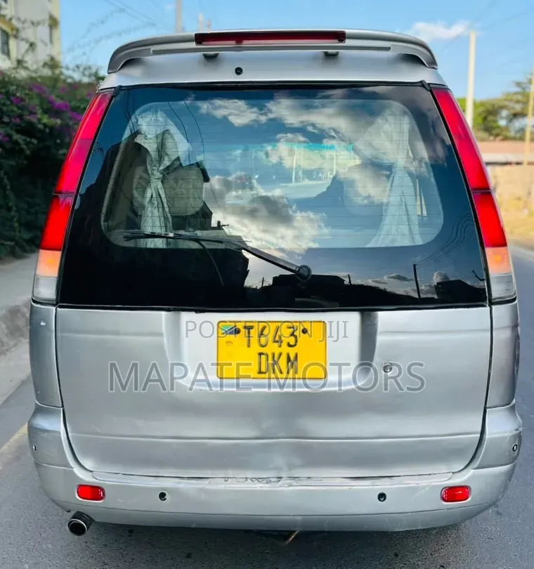 Toyota Noah 2.0 AWD (8 Seater) 2002 Silver