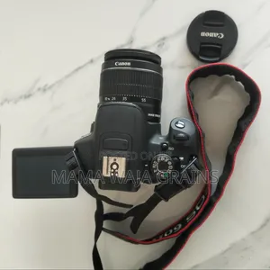 Canon 700D Na Lens Ya 18-55mm, Mkanda Na Chaja Yake.