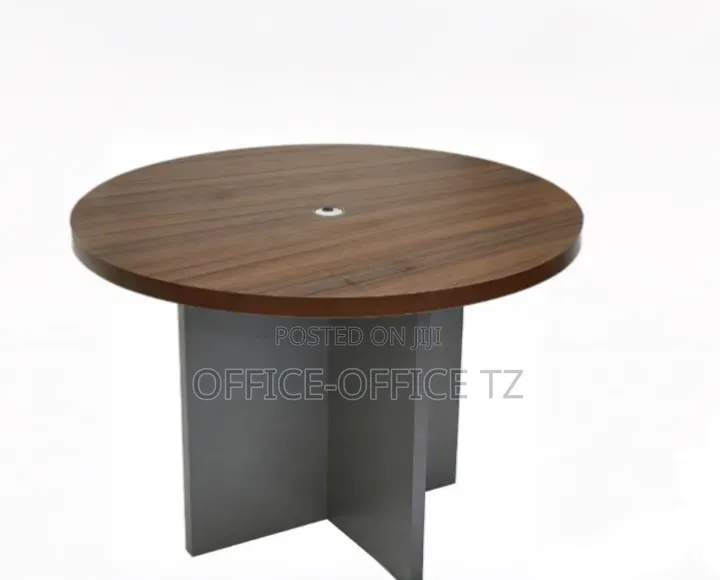 Round Table (Choc 02)