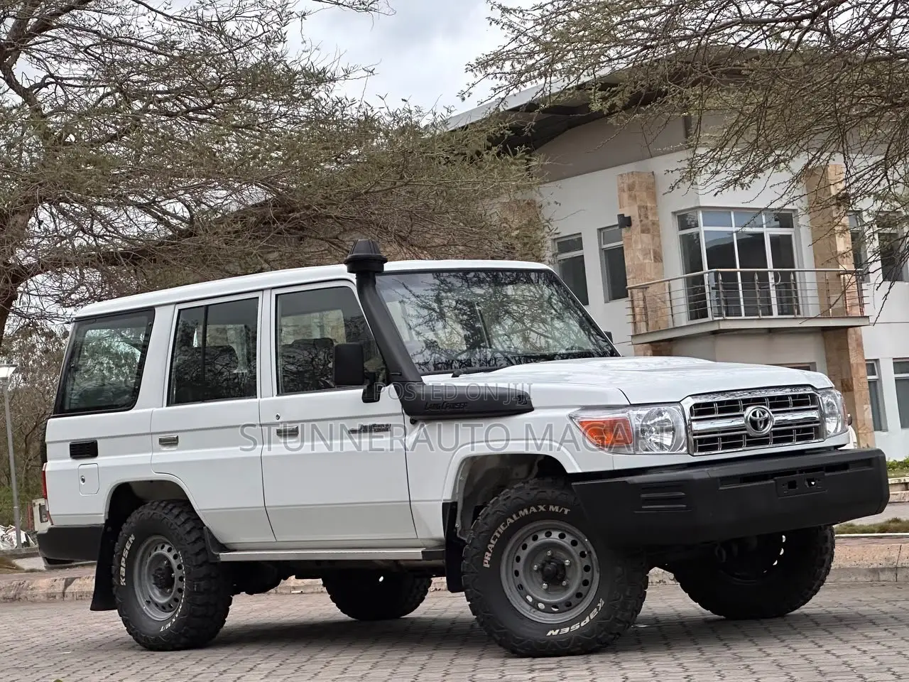 Toyota Land Cruiser 2016 White