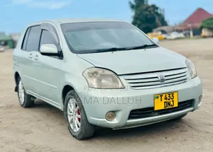 Toyota Raum 2003 Blue