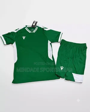 Jersey High Quality PC 16 Including Goal Keeper Jersey