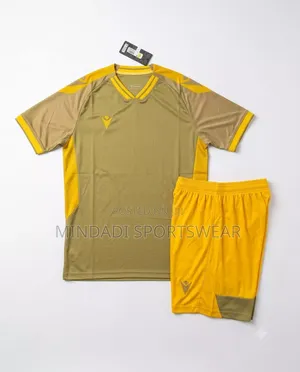 Jersey High Quality PC 16 Including Goal Keeper Jersey