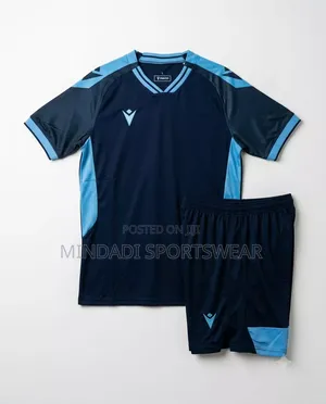 Jersey High Quality PC 16 Including Goal Keeper Jersey