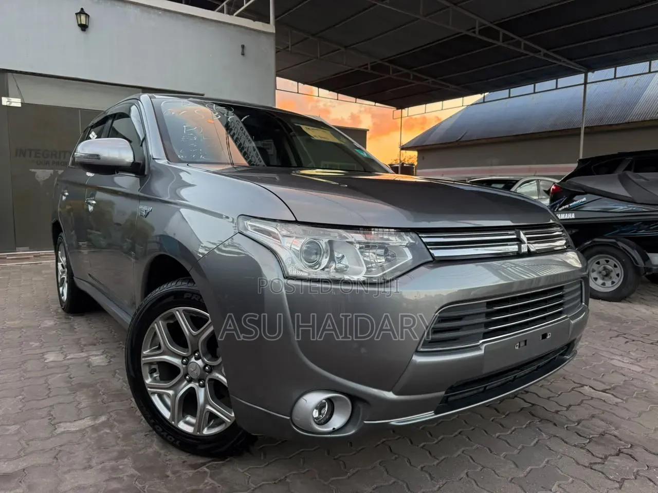 Mitsubishi Outlander 2.0 PHEV AWD 2014 Silver