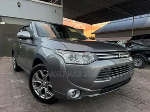 Mitsubishi Outlander 2.0 PHEV AWD 2014 Silver