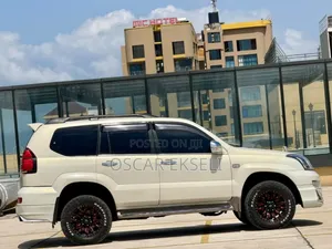 Toyota Land Cruiser Prado 2006 White