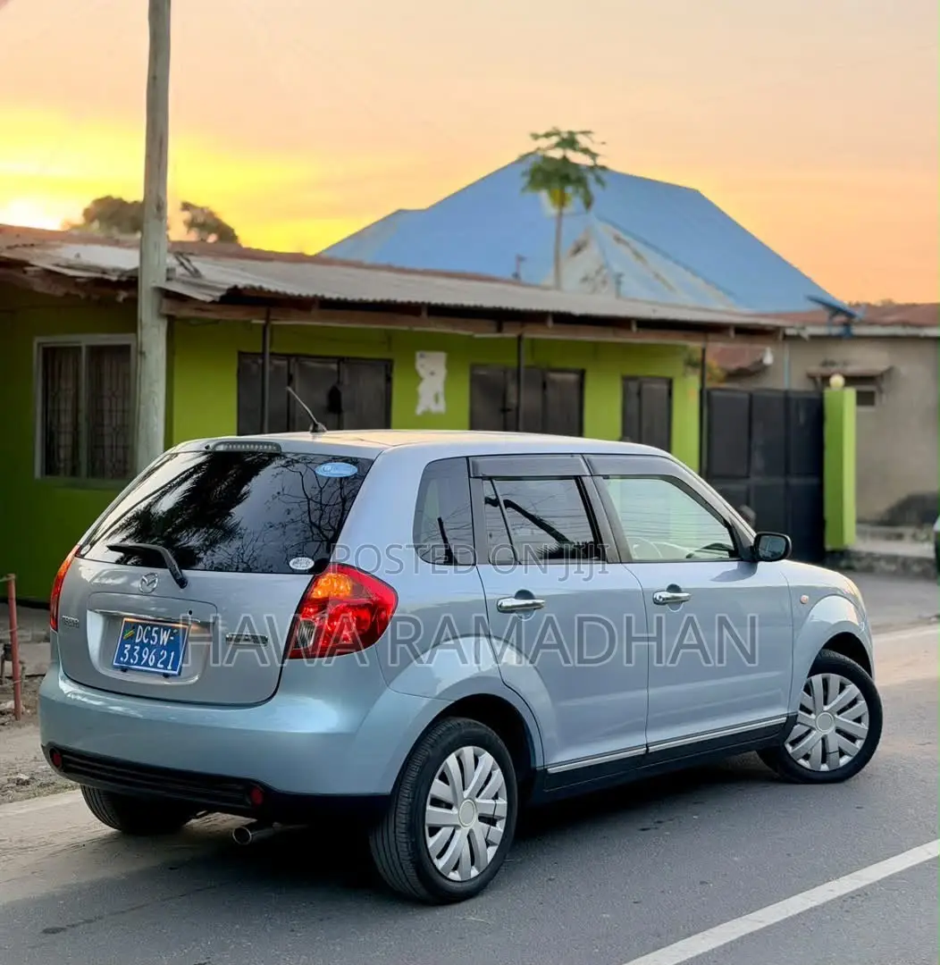 Mazda Verisa 2005 Blue