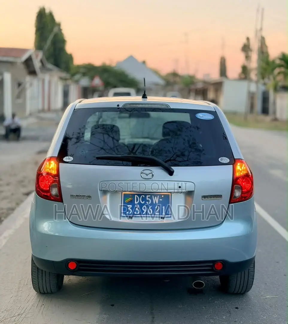 Mazda Verisa 2005 Blue