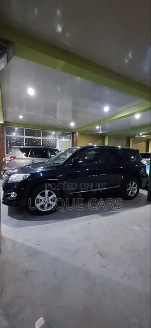 Toyota Vanguard 2011 Green