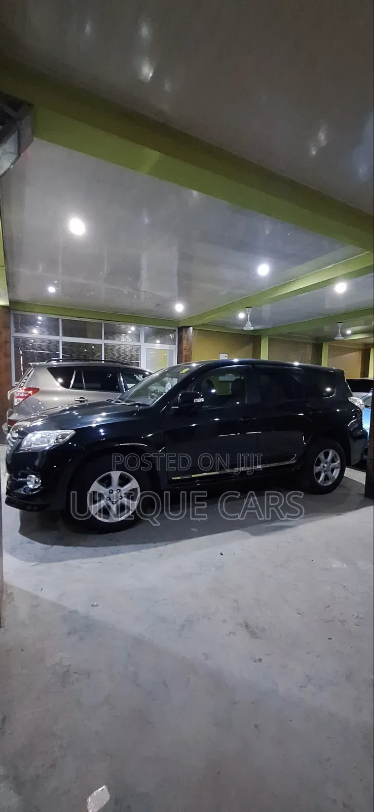 Toyota Vanguard 2011 Green