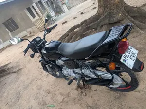 TVS HLX 125 2025 Black