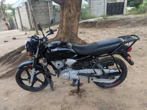 TVS HLX 125 2025 Black