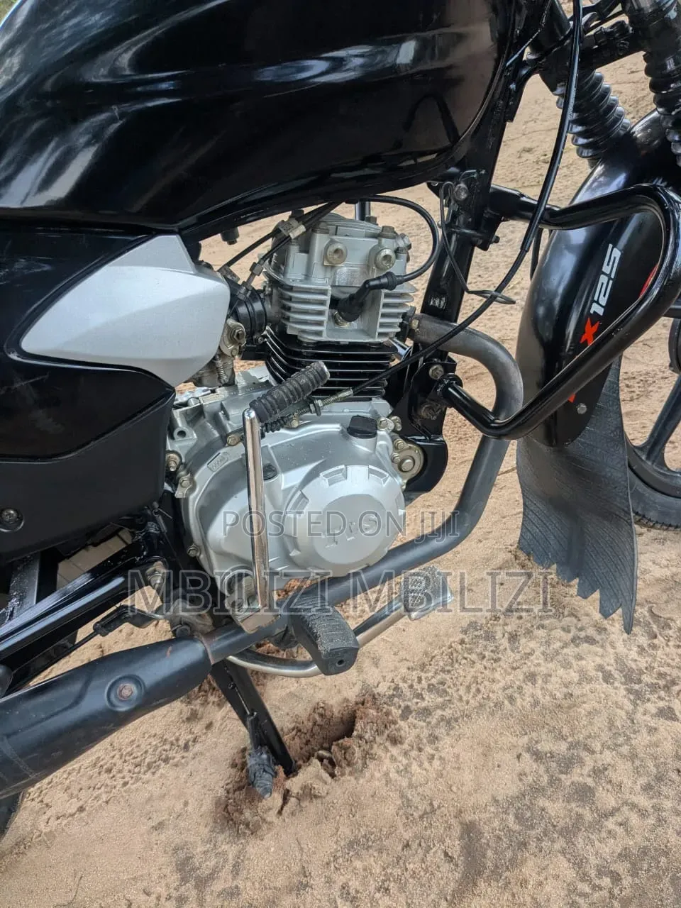 TVS HLX 125 2025 Black