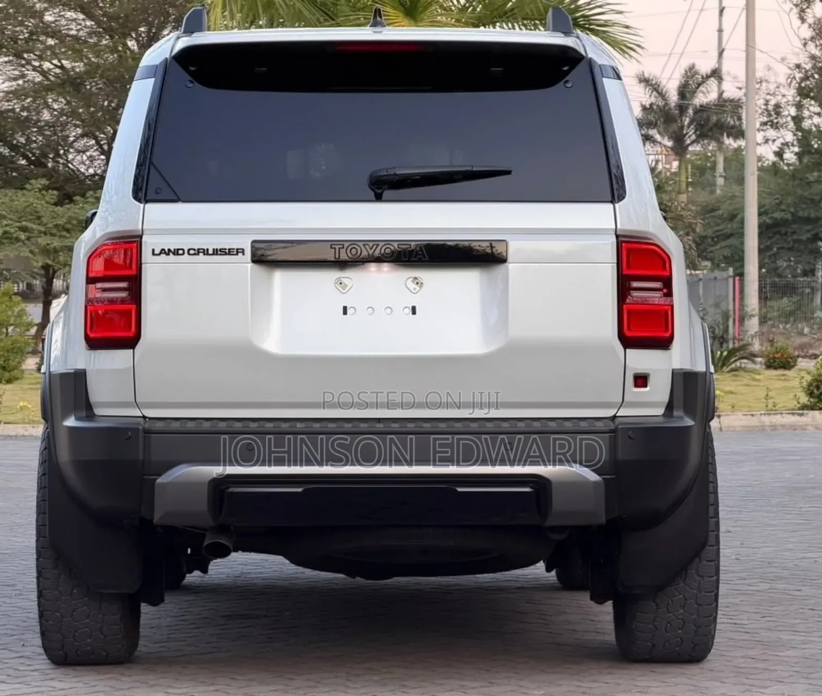 Toyota Land Cruiser Prado 2024 White