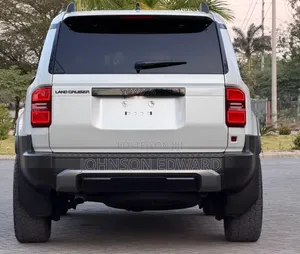 Toyota Land Cruiser Prado 2024 White