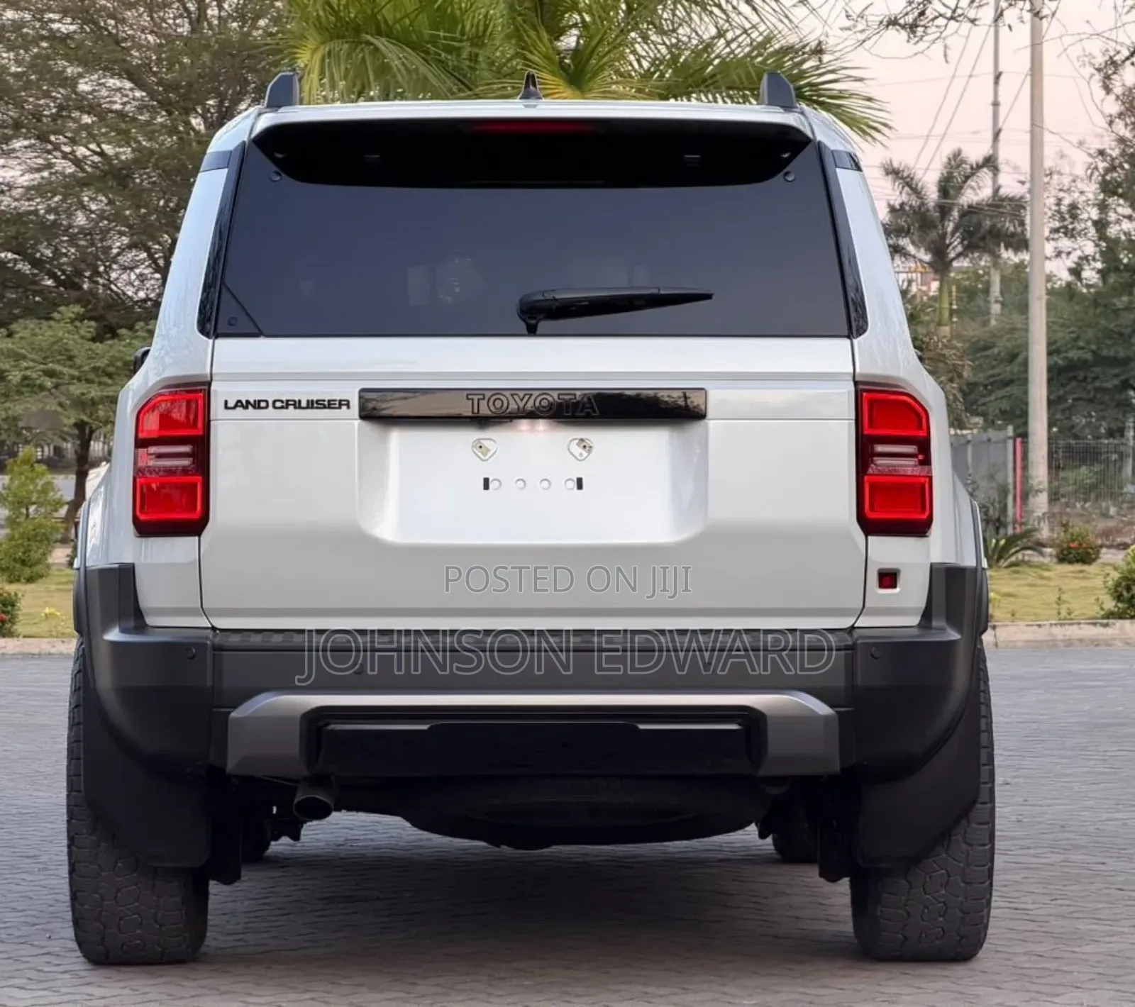 Toyota Land Cruiser Prado 2024 White