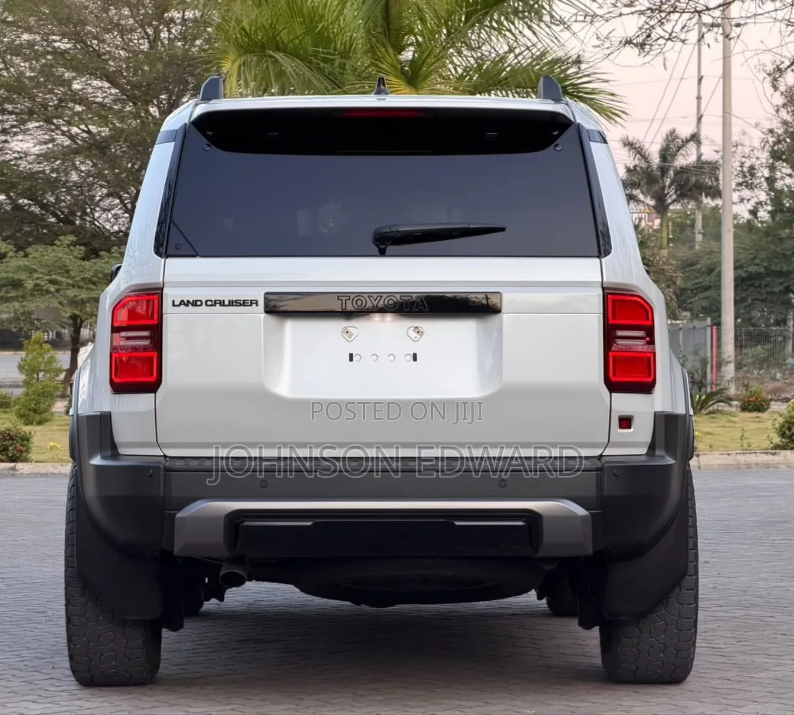 Toyota Land Cruiser Prado 2024 White