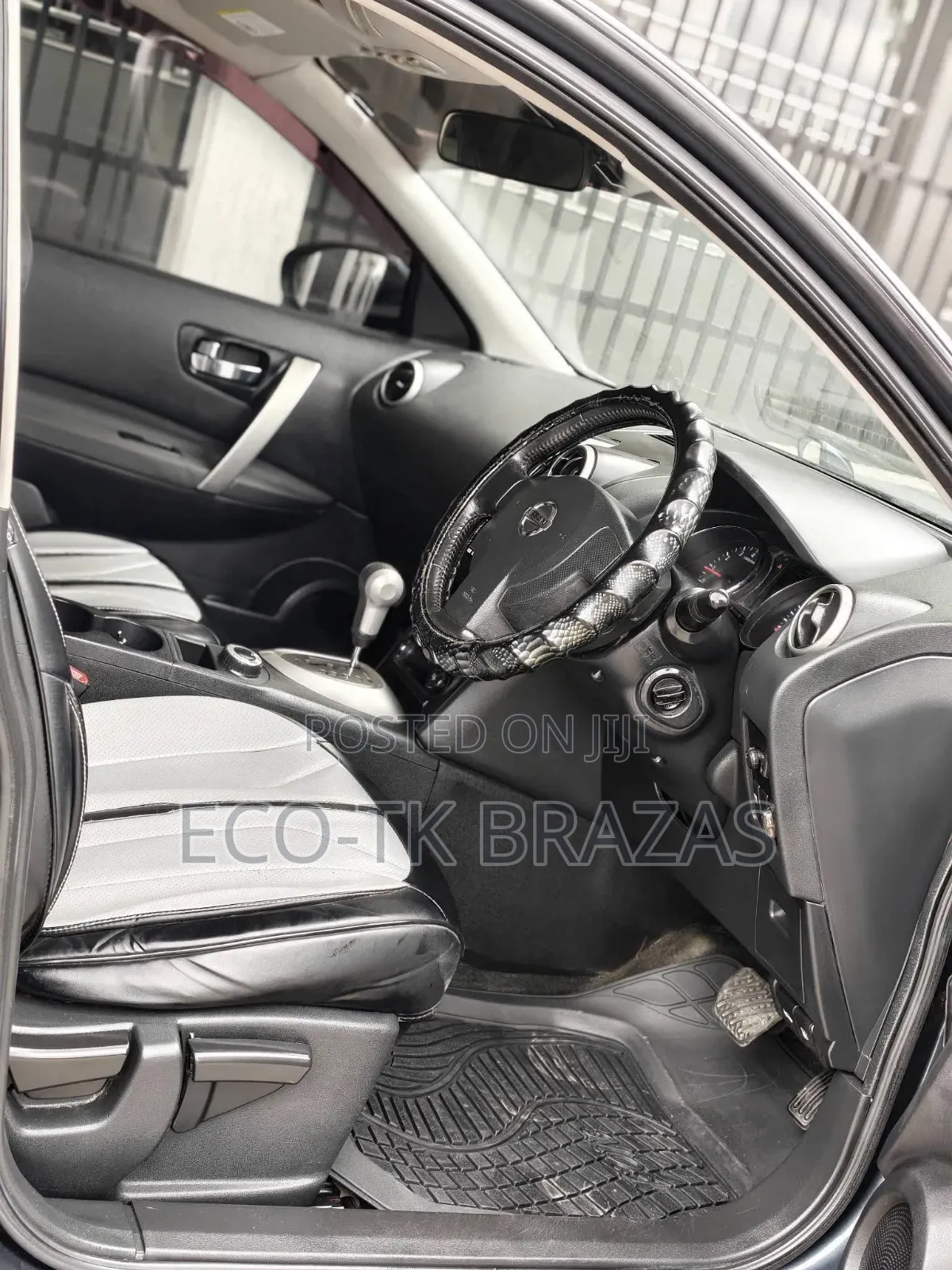 Nissan Dualis 2010 Gray
