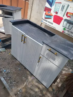 Meza Ya Jiko Yenye Kabati
