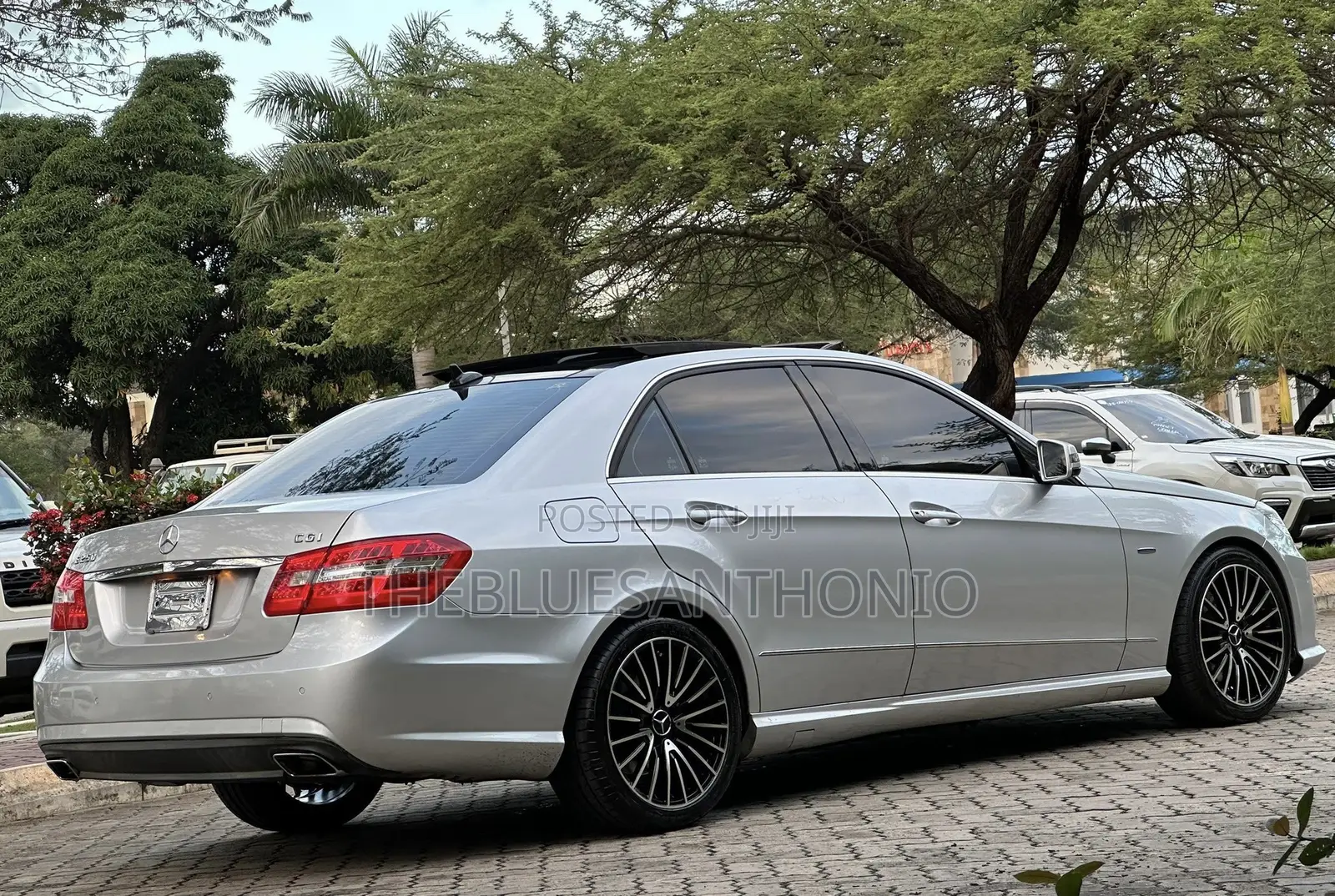 Mercedes-Benz E200 2011 Silver