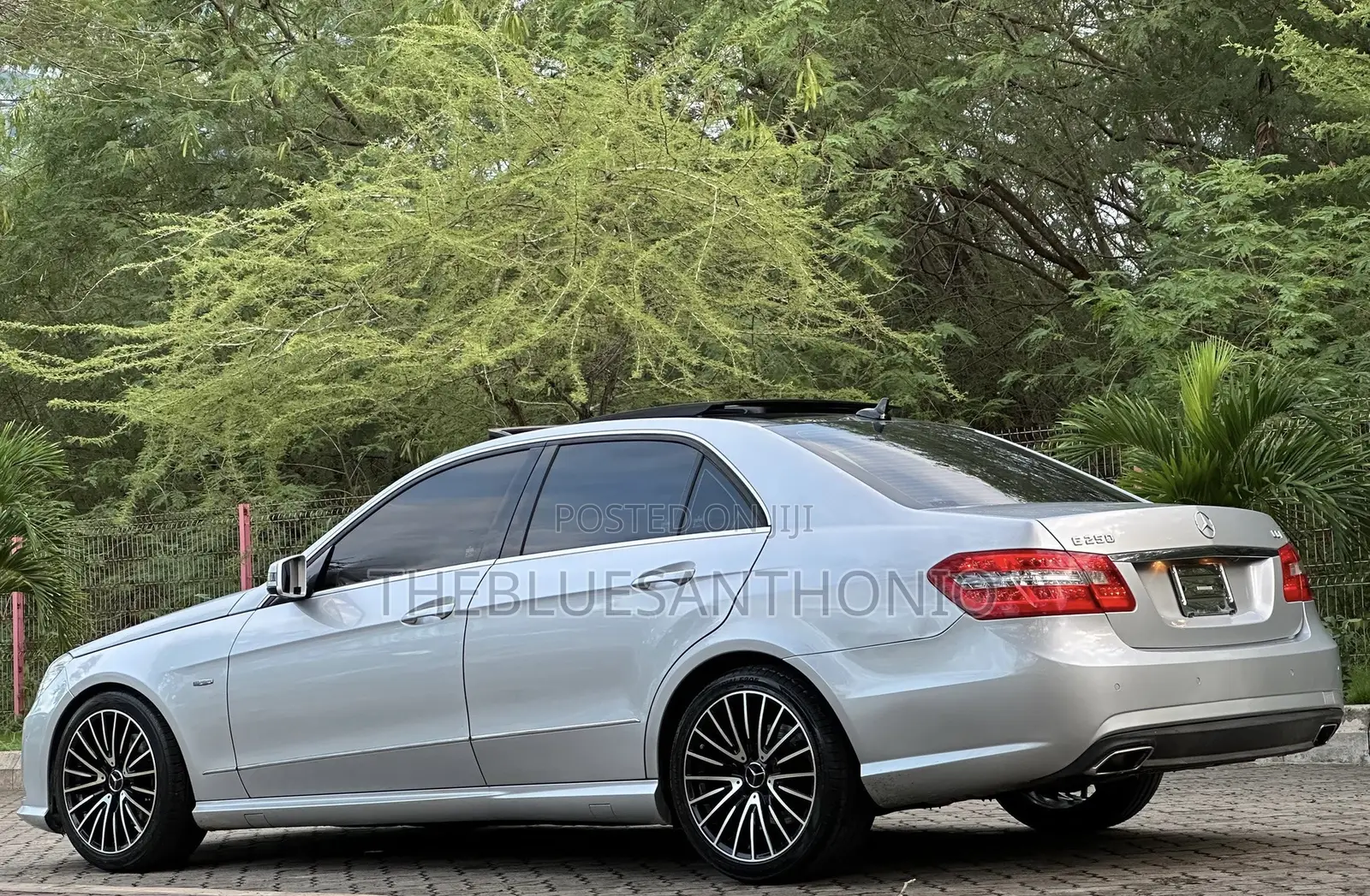 Mercedes-Benz E200 2011 Silver
