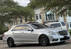 Mercedes-Benz E200 2011 Silver