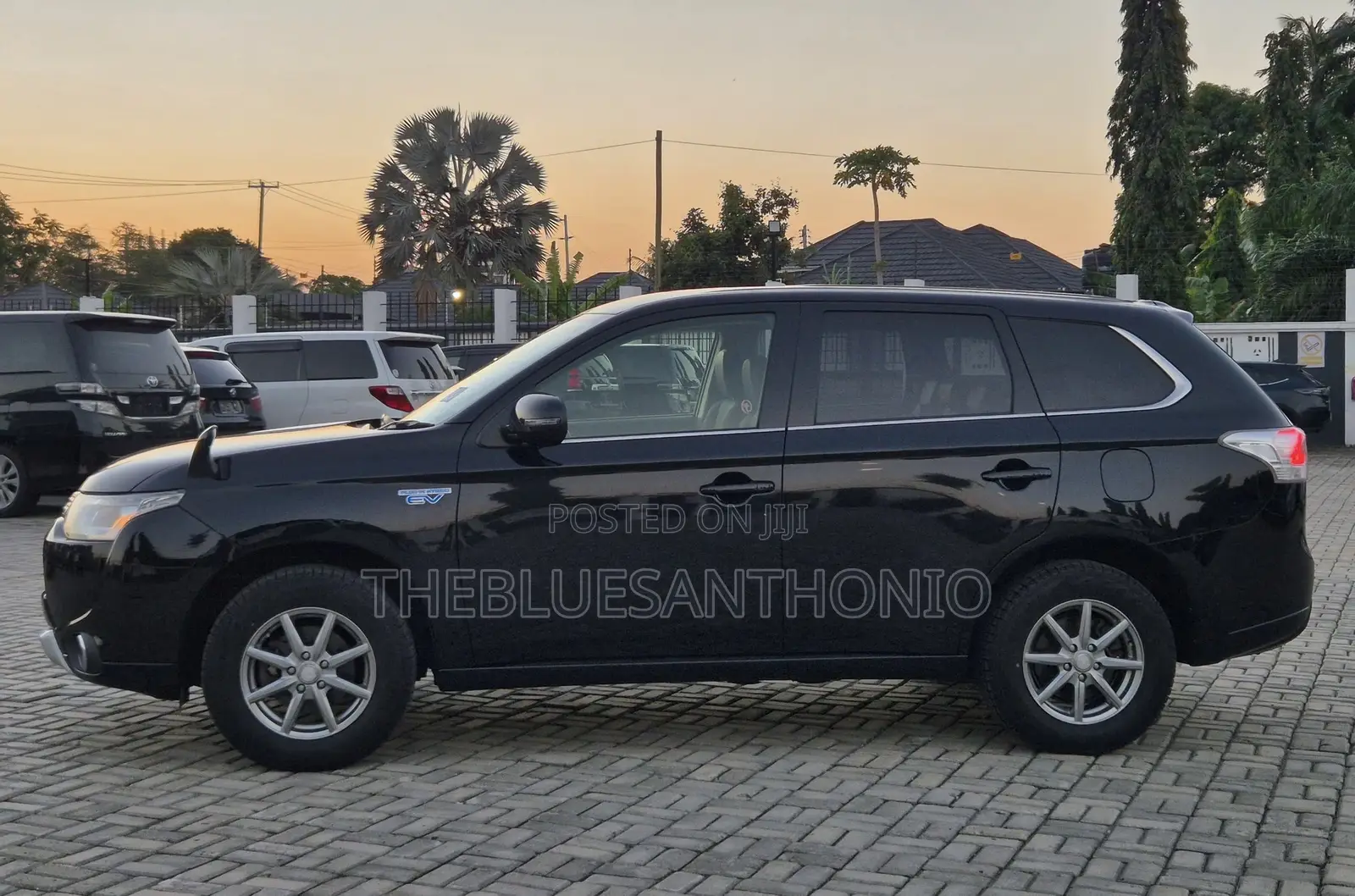 Mitsubishi Outlander 2013 Black