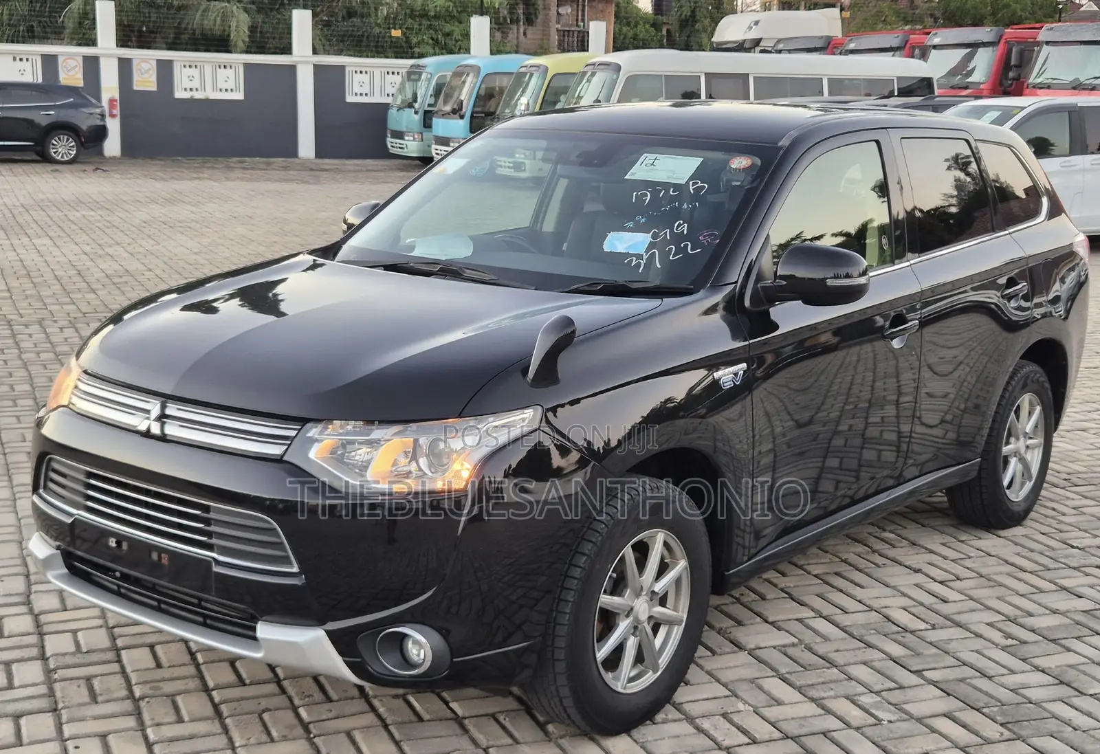 Mitsubishi Outlander 2013 Black