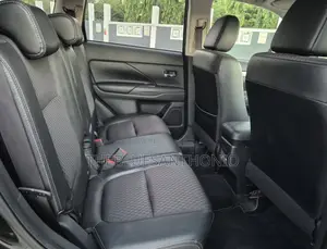 Mitsubishi Outlander 2013 Black
