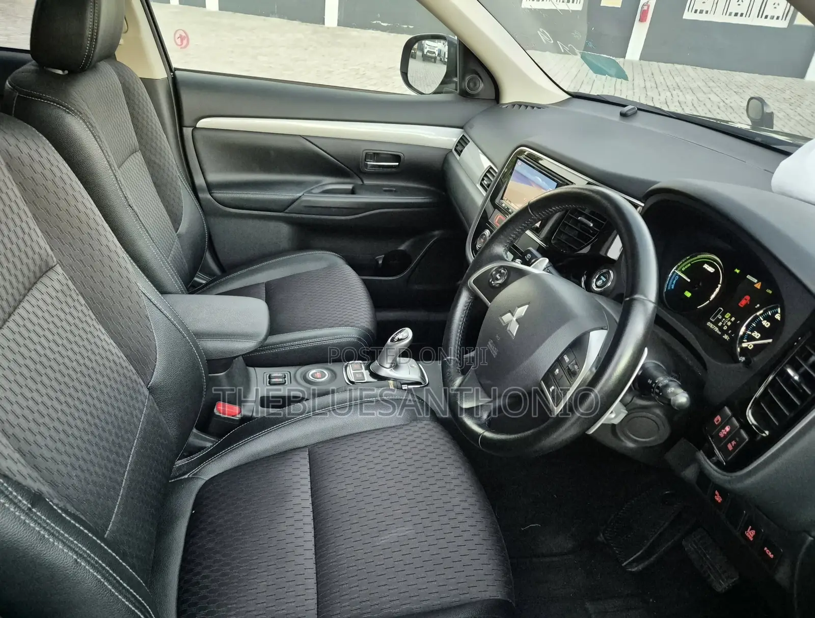Mitsubishi Outlander 2013 Black