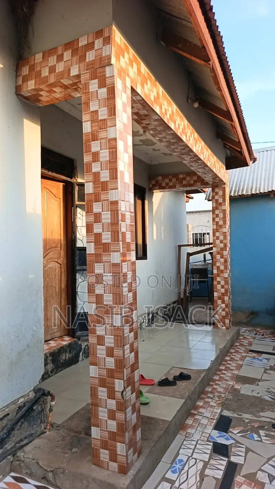 Furnished 10bdrm House in Buhongwa for sale