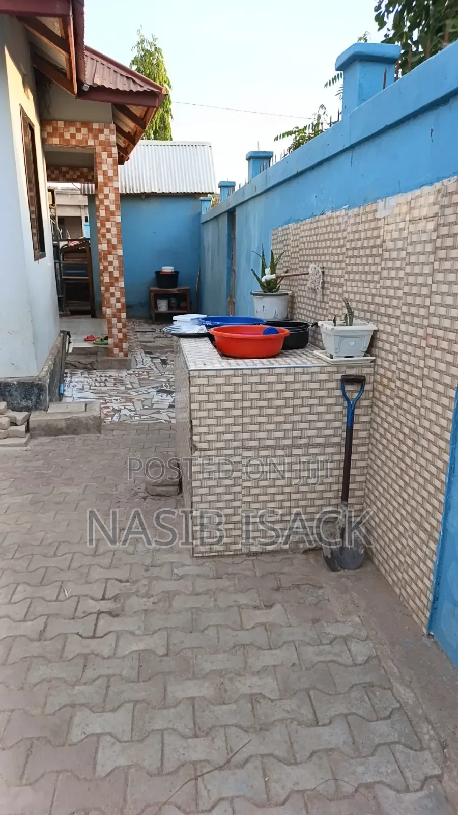 Furnished 10bdrm House in Buhongwa for sale