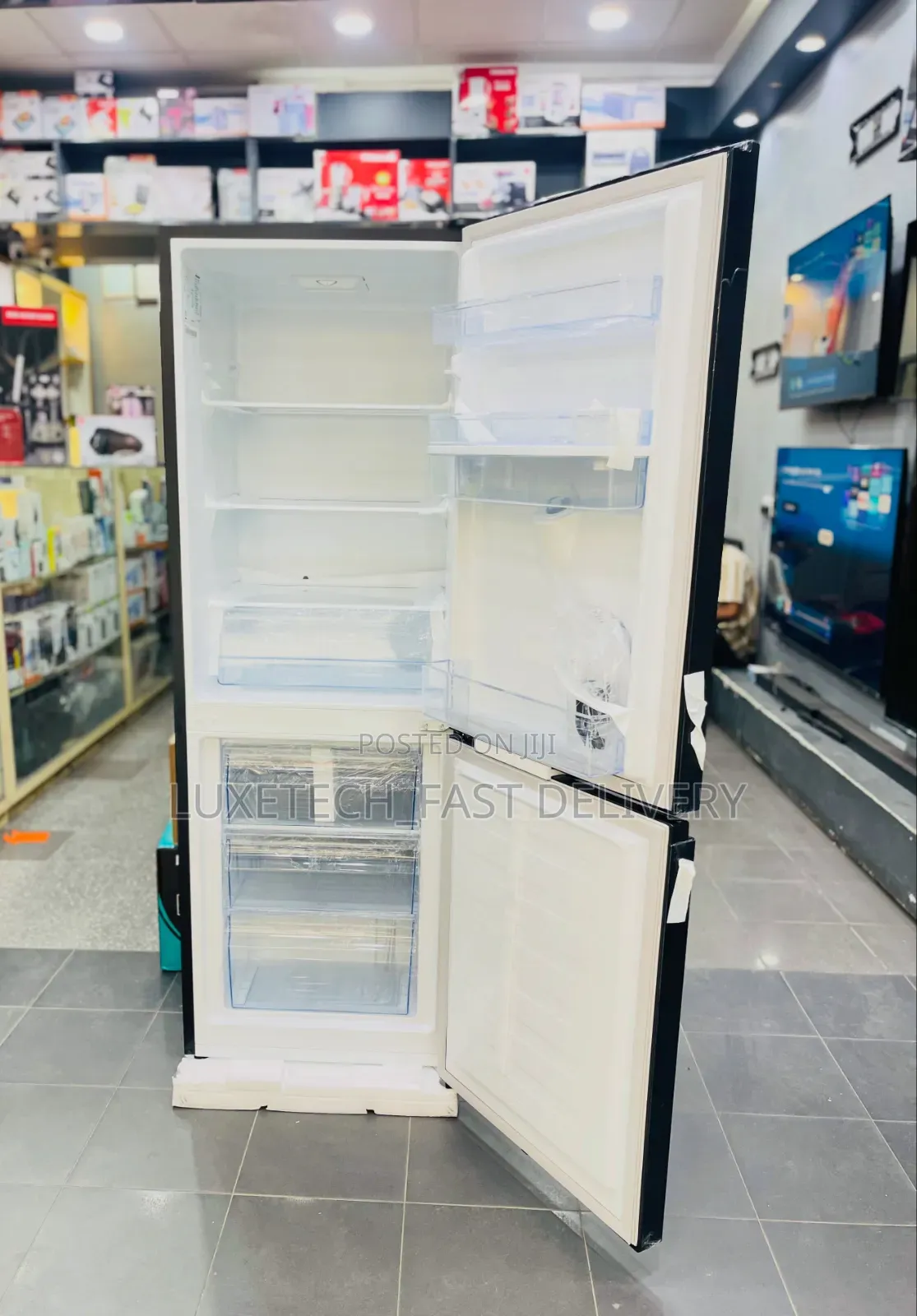 Hisense Double-Door Refrigerator 230l With Water Dispenser