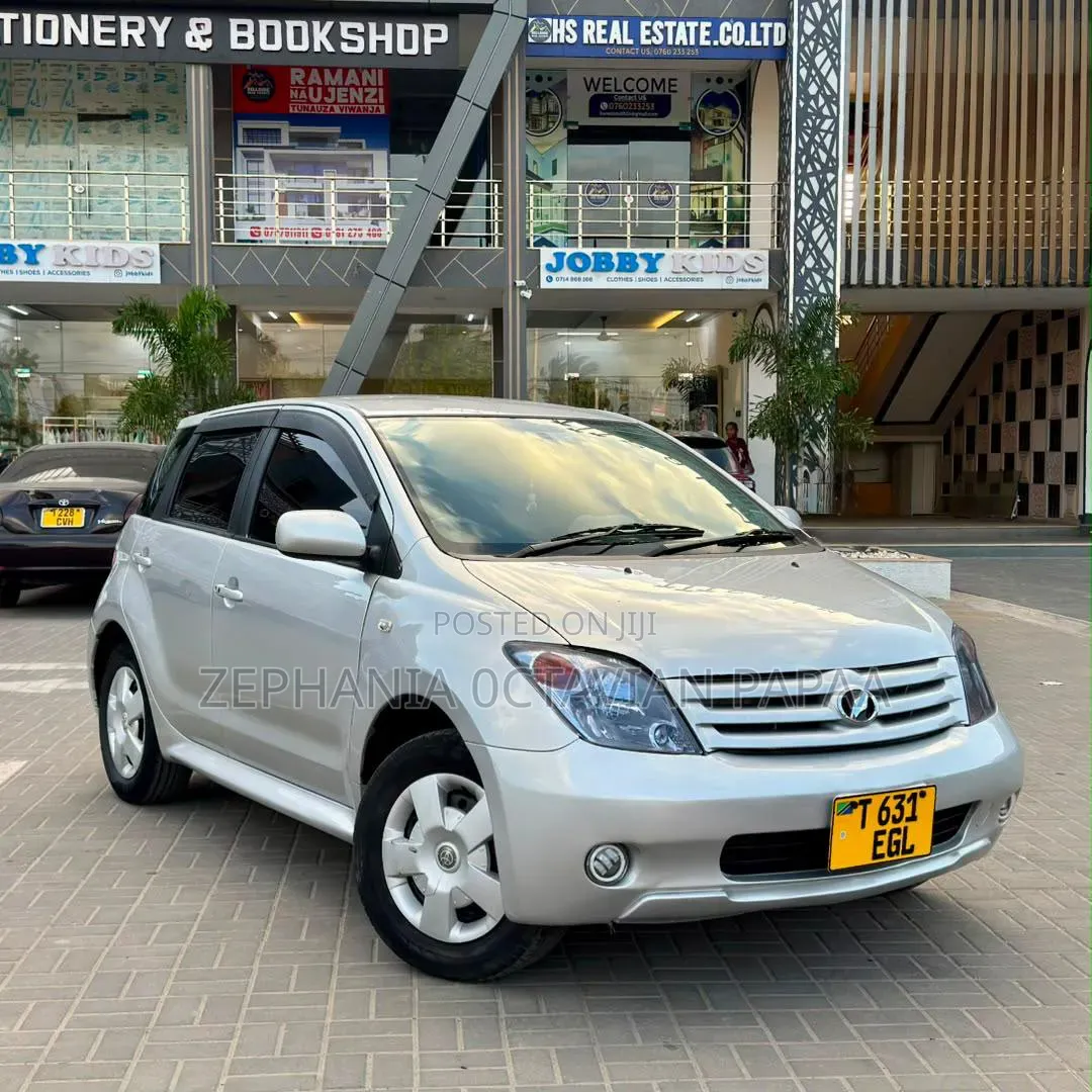 Toyota IST 2006 Silver