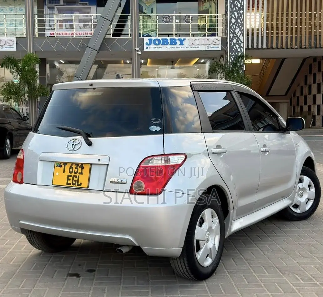 Toyota IST 2006 Silver