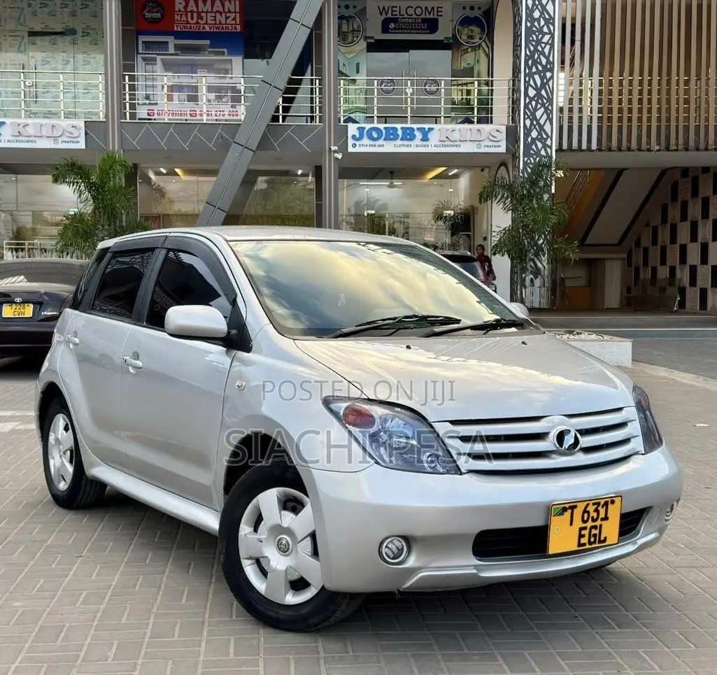 Toyota IST 2006 Silver