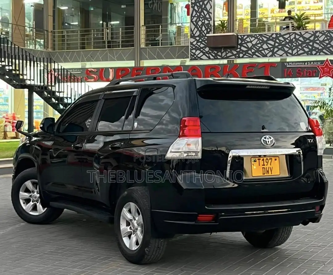 Toyota Land Cruiser Prado 2011 Black