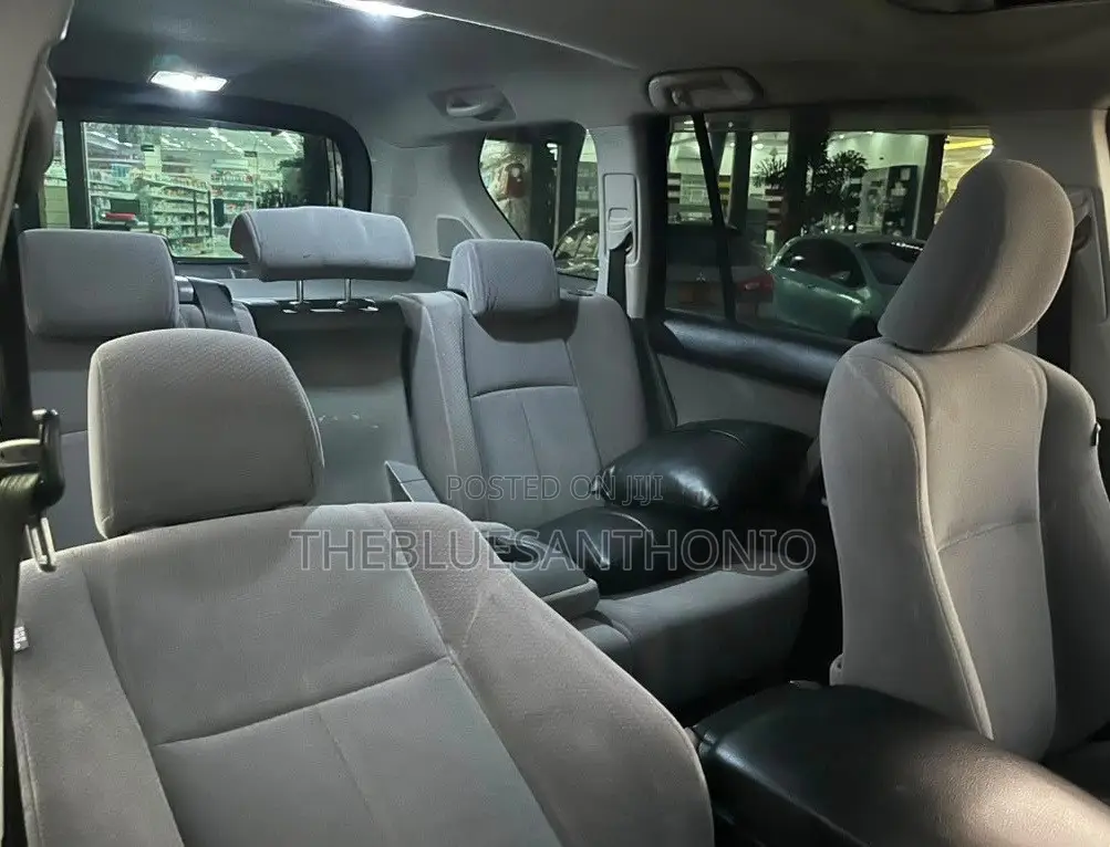Toyota Land Cruiser Prado 2011 Black
