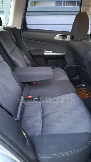 Subaru Forester 2010 Silver