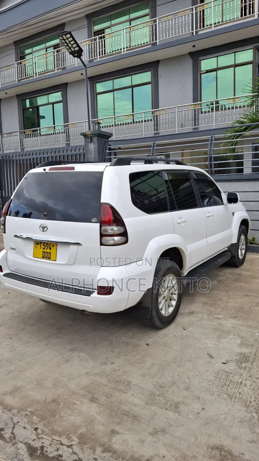 Toyota Land Cruiser Prado 2006 White