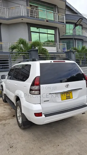 Toyota Land Cruiser Prado 2006 White