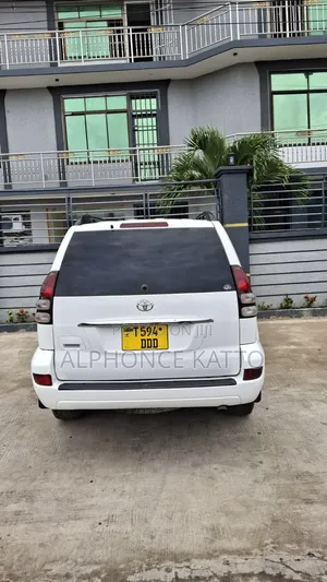 Toyota Land Cruiser Prado 2006 White