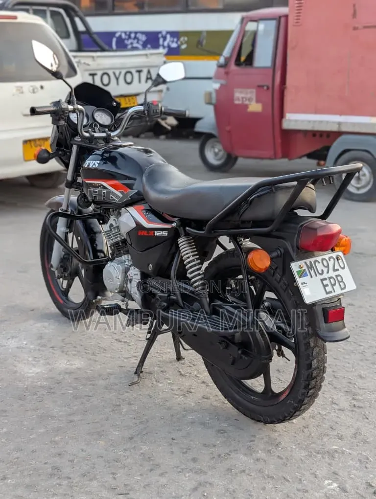TVS HLX 125 2026 Black