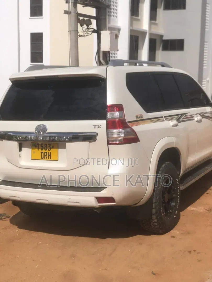Toyota Land Cruiser Prado 2017 White