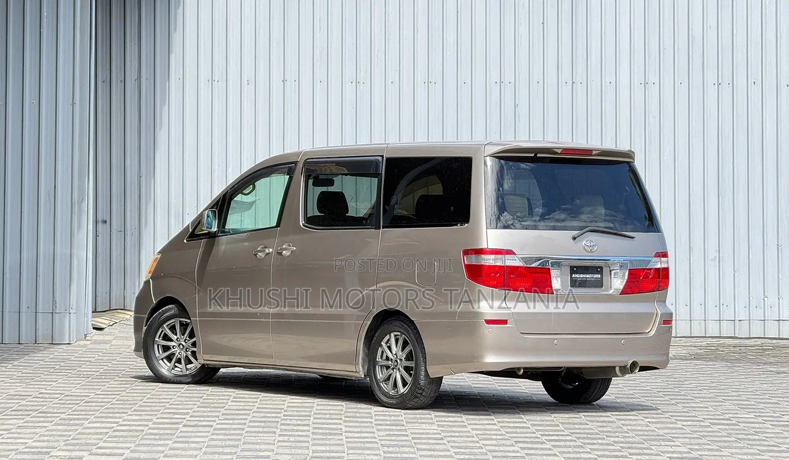 Toyota Alphard 2002 Gold