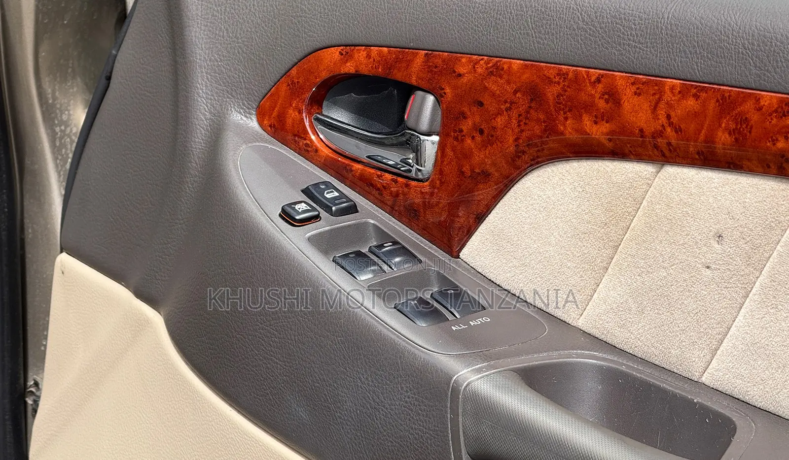 Toyota Alphard 2002 Gold